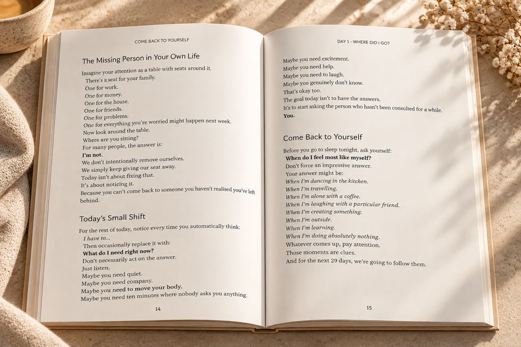 AZIYIA : Come Back To Yourself: 30 Days to Stop Surviving, Reconnect With Yourself and Start Living Again